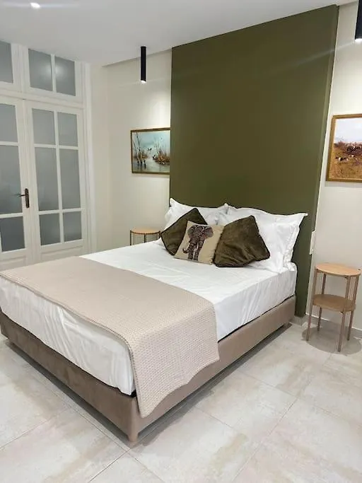 Eclectic Apartment Near Downtown Candia Grecia