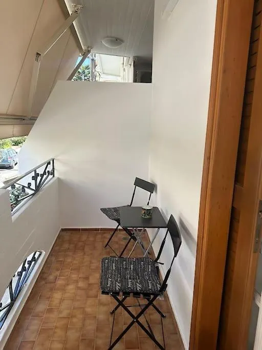 Eclectic Apartment Near Downtown Candia