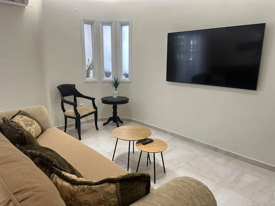 Eclectic Apartment Near Downtown Iráclio